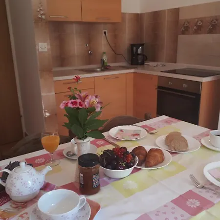 Dea Apartman *